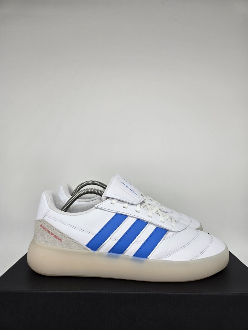 adidas Men's Barreda Mundial HQ2355 White Lucid Ray Blue Shoes Size 11.5 New - Picture 3 of 8